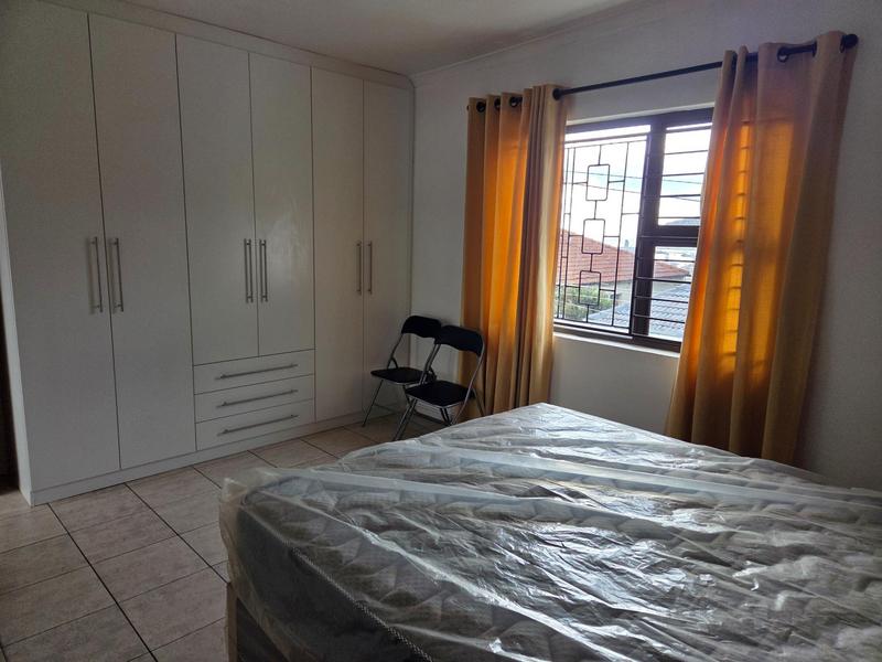To Let 1 Bedroom Property for Rent in Walmer Estate Western Cape